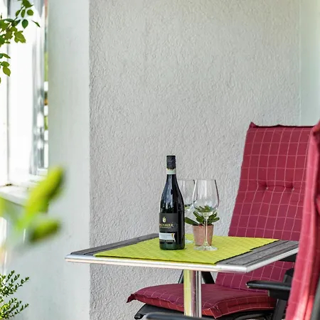Bodenseenahe Ruhige Ferienoase Apartment *